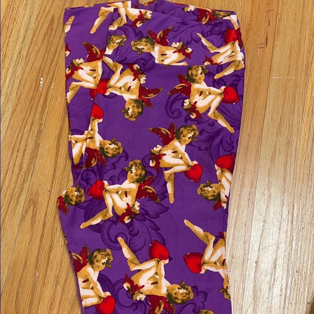 Lularoe Valentine’s TC Vintage Leggings